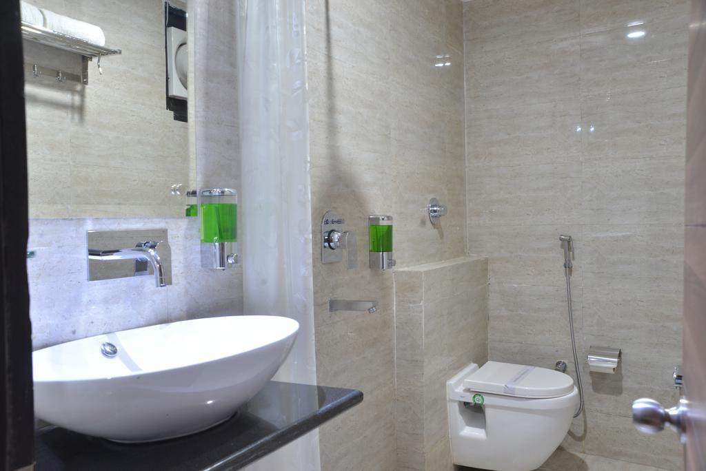 Geetika Galaxy Hotel Kanpur Ngoại thất bức ảnh