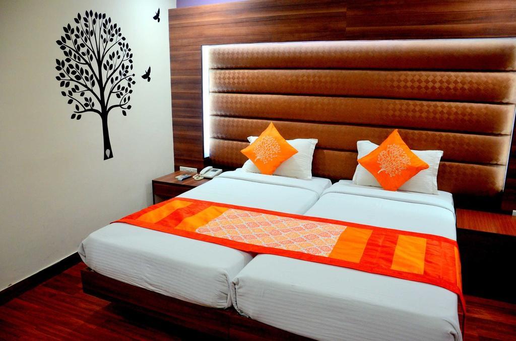 Geetika Galaxy Hotel Kanpur Ngoại thất bức ảnh