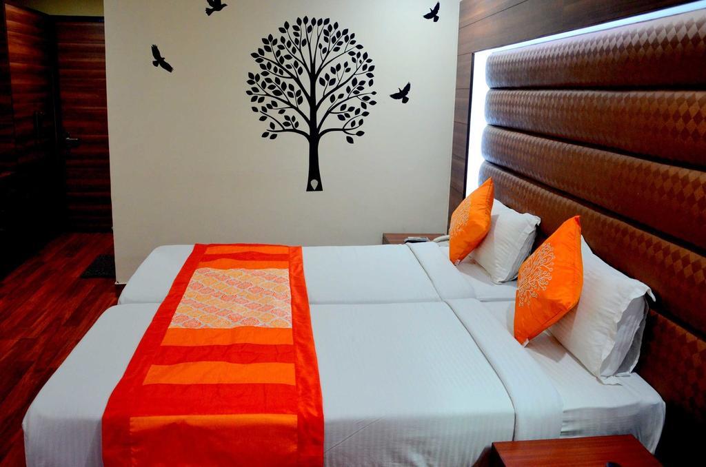 Geetika Galaxy Hotel Kanpur Ngoại thất bức ảnh